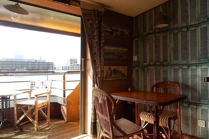 Péniche pour 2 personnes, avec Balcon et Jardin dans 