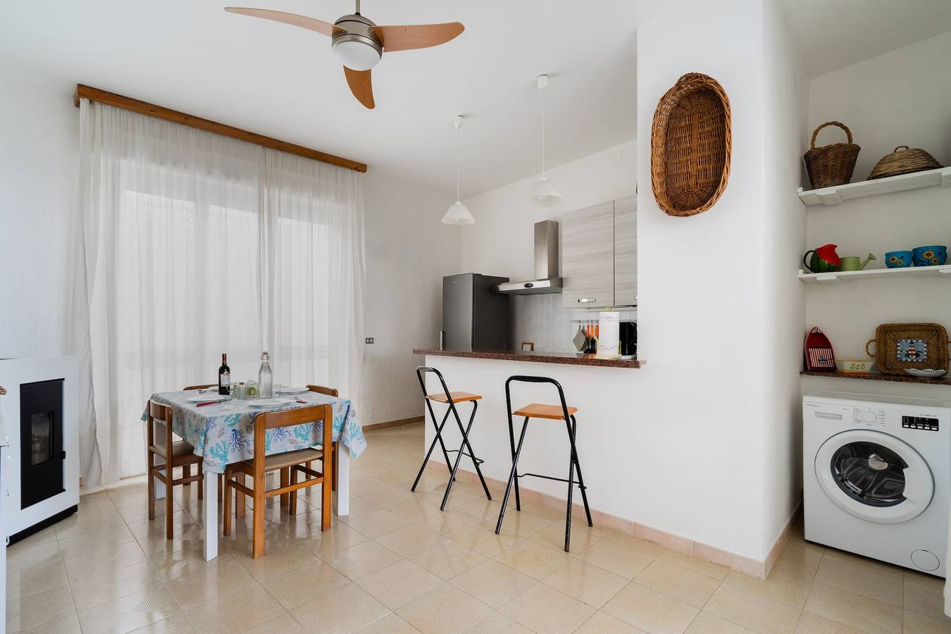 Appartement entier, Appartement "Calliope" avec vue sur la mer, terrasse privée, Wi-Fi et climatisation in Marina Serra, Tricase