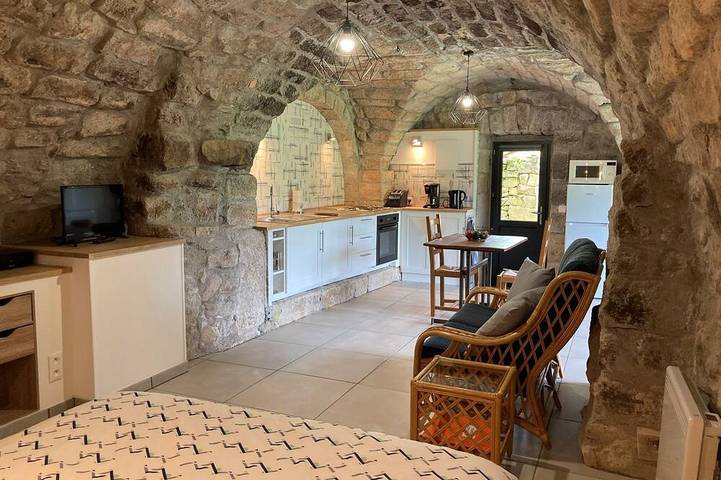 Gîte pour 2 personnes, avec jardin ainsi que terrasse et piscine à Payzac (Ardèche) - 2