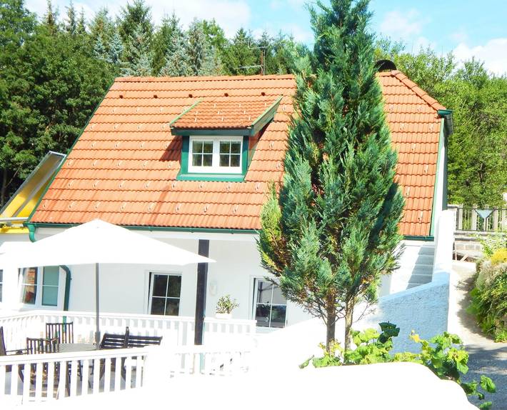 Ferienhaus für 7 Personen, mit Garten und Terrasse