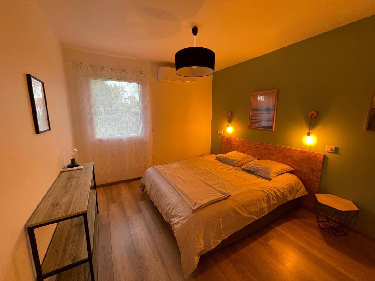 Appartement entier, One-Bedroom Apartment in Halsou, Région de Bayonne