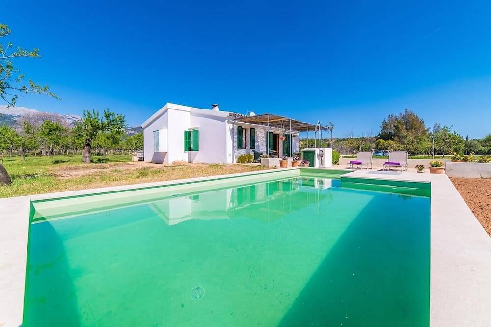 Traumhaftes Haus in Selva mit privatem Swimmingpool, der sowohl drinnen als. in Moscari, Selva