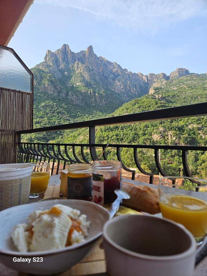 Appartement de vacances pour 4 personnes, avec vue et jardin