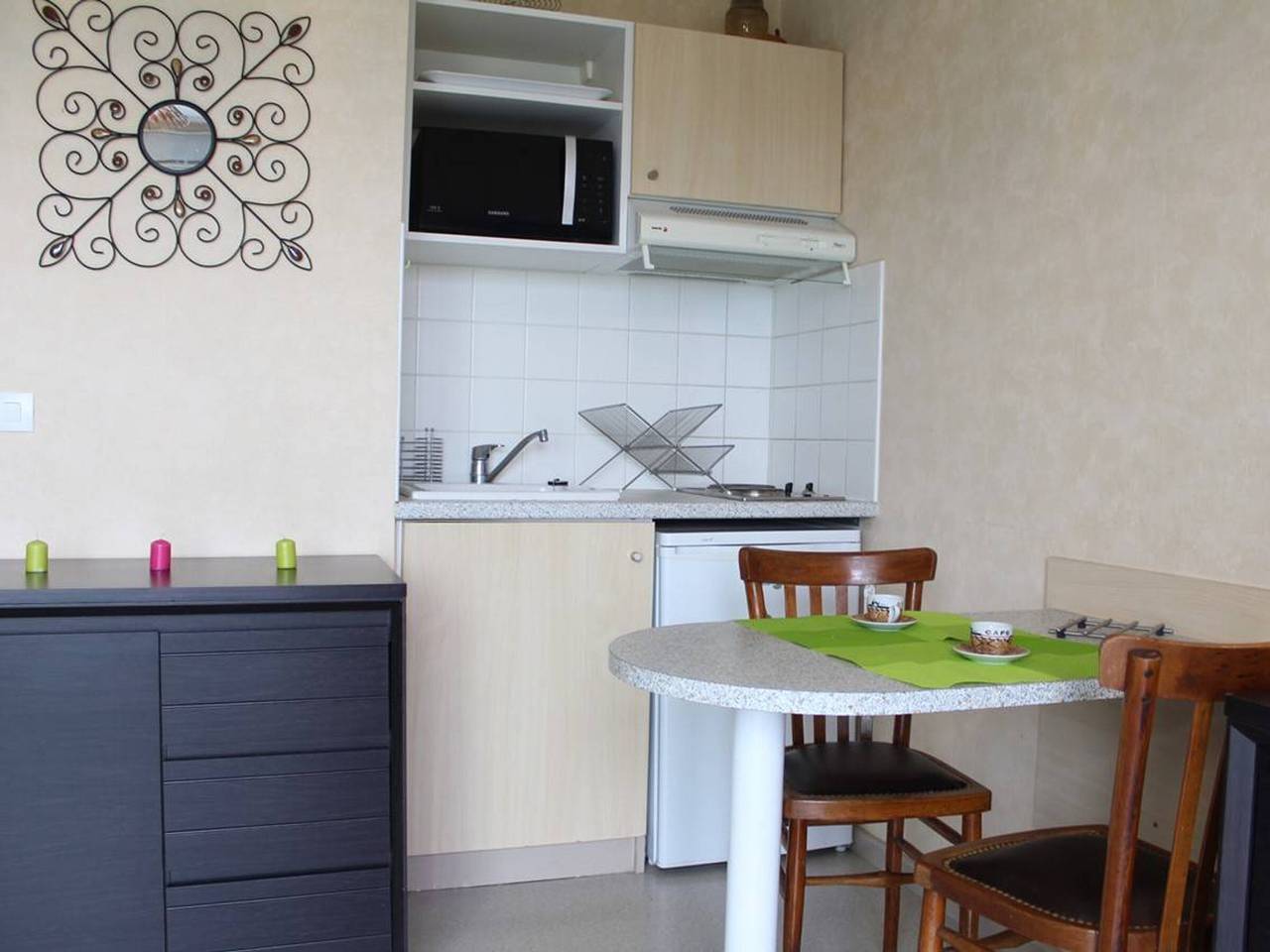 Apartamento entero, Acogedor estudio en La Rochelle con parking, cerca del puerto in La Rochelle, Región de La Rochelle