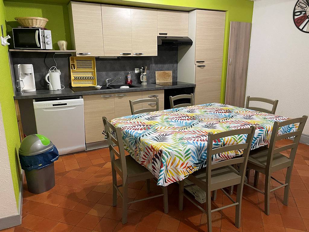 Appartement entier, Appartement cour privée, 2 chambres, proche commerces, parc in La Bourboule, Parc naturel régional des Volcans d'Auvergne