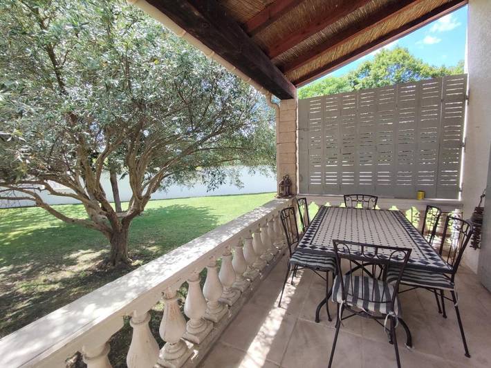 Location de vacances pour 6 personnes, avec jardin ainsi que piscine et jacuzzi à Montaren-et-Saint-Médiers - 3