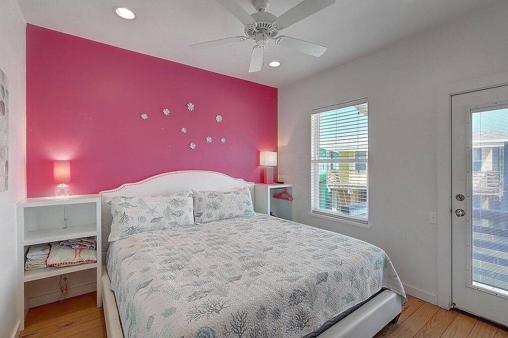 Komfortabel und geräumig beinhaltet einen privaten Pool und Shuffle Board! in Port Aransas, Mustang Island