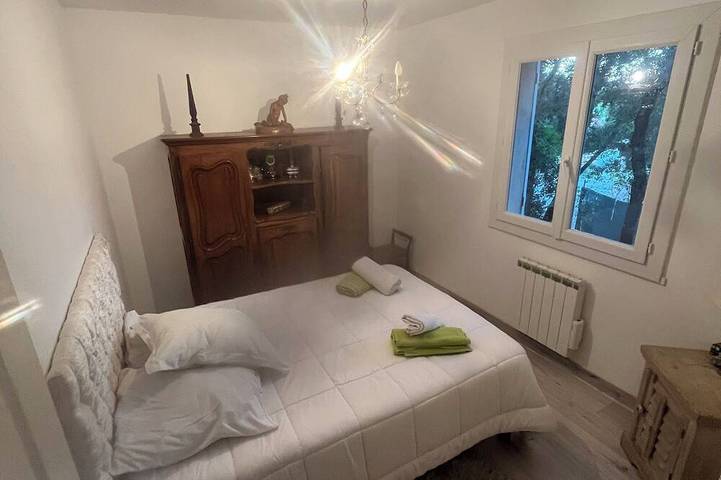 Location de vacances pour 6 personnes, animaux acceptés à Sainte-Anastasie-sur-Issole - 2