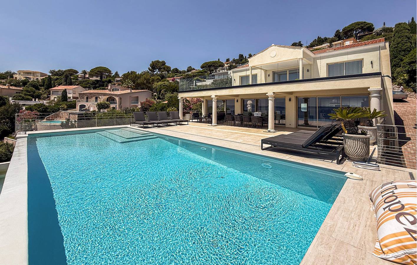 Appartement de luxe avec piscine et parking, à 2 km de la plage in Les Issambres, Roquebrune-sur-Argens