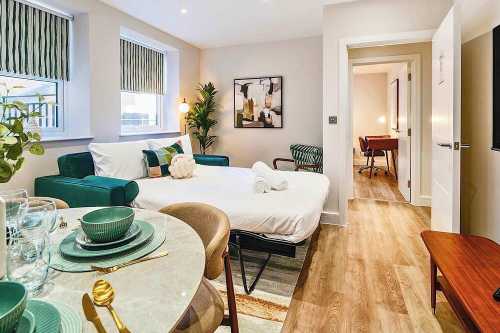 Geheel appartement, Town Center, Free Fast Wifi, Balcony in Rushmoor, Hampshire