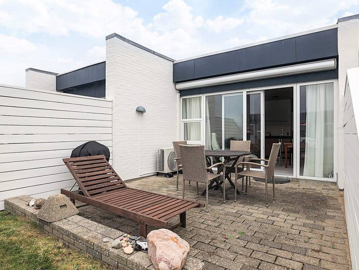Ferienhaus für 4 Personen, mit Terrasse und Kinderpool sowie Pool und Sauna in Agger