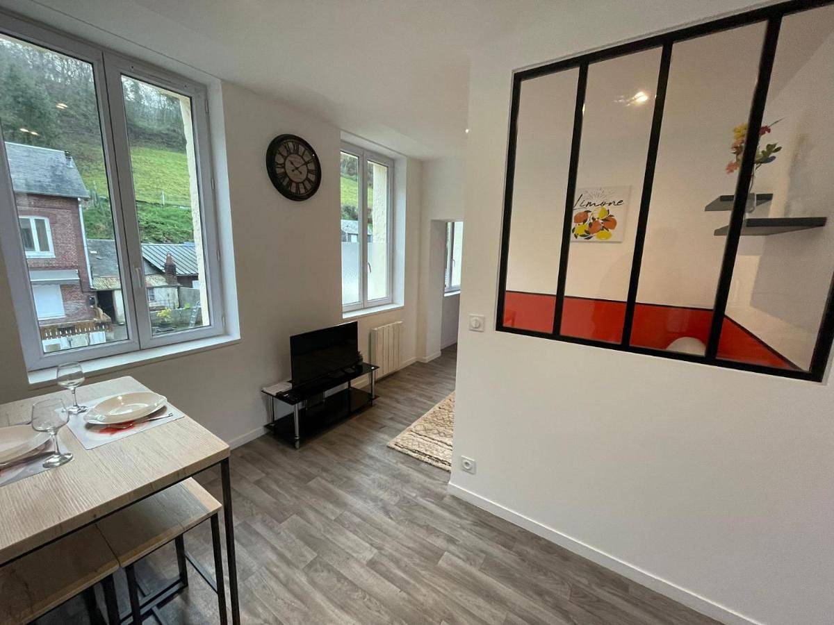 Appartement entier, One-Bedroom Apartment in Saint-François-en-Terre-de-Caux, Région du Havre