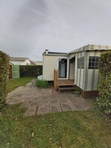 Camping pour 4 personnes, avec jardin ainsi que terrasse et piscine à Bretignolles-sur-Mer