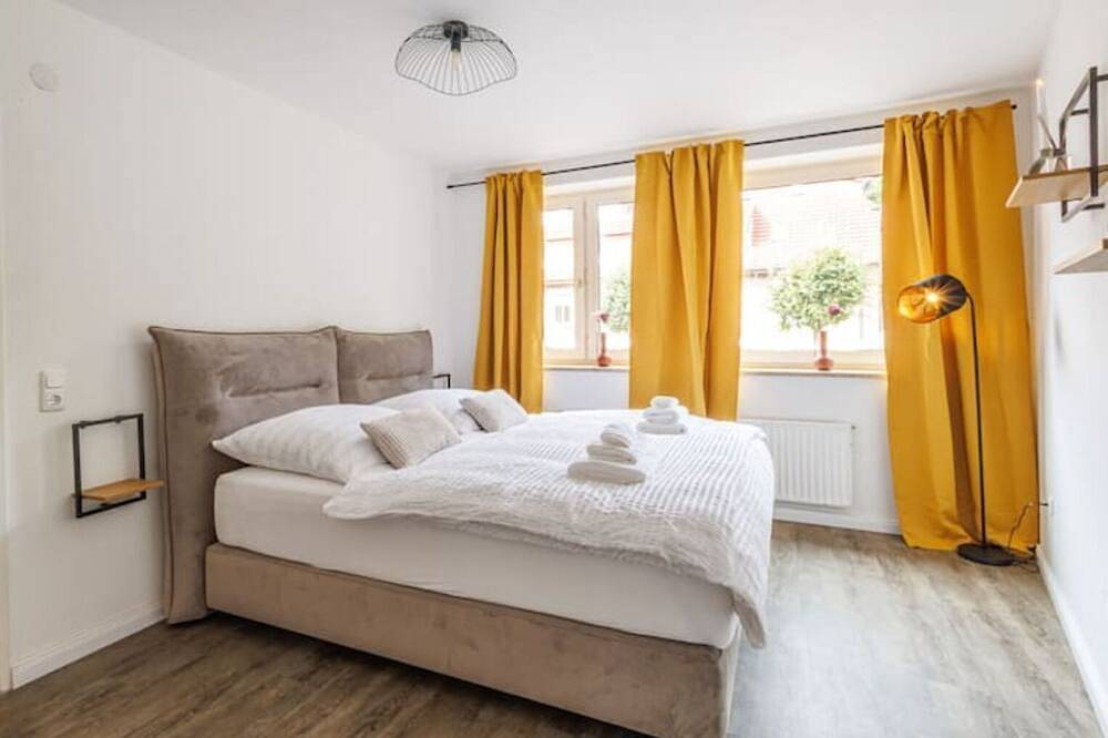 Ganze Wohnung, Zentrale Wohnung mit Tiefgarage in Stade, Cuxland