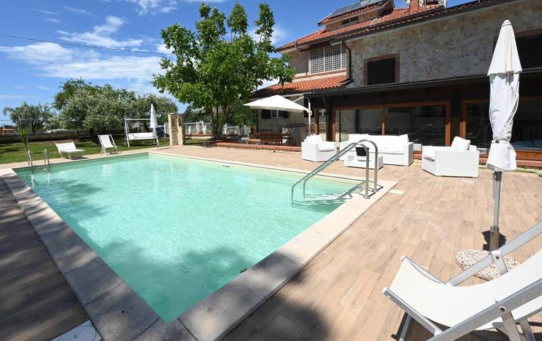 Casa vacanza per 2 persone, con Giardino e Piscina a Sessa Aurunca