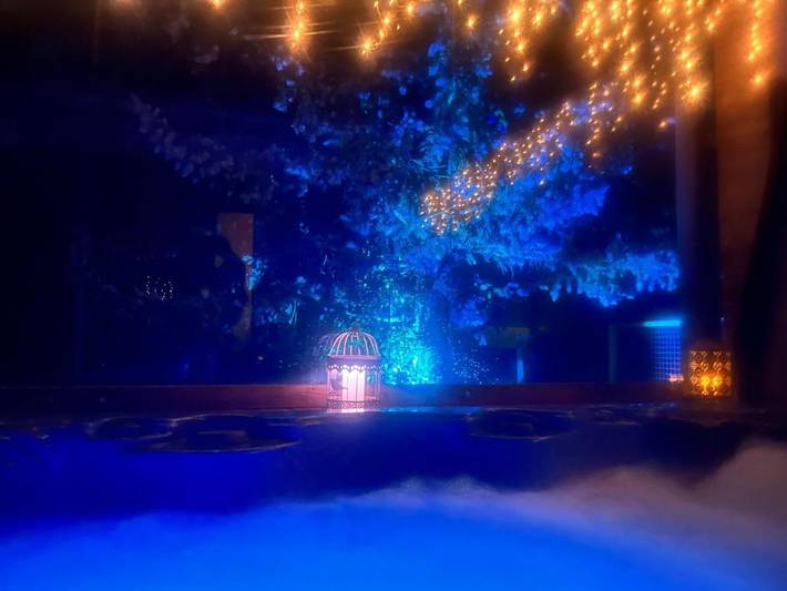 Hôtel pour 2 personnes, avec Jacuzzi et Terrasse ainsi que Jardin et Piscine dans Blandin