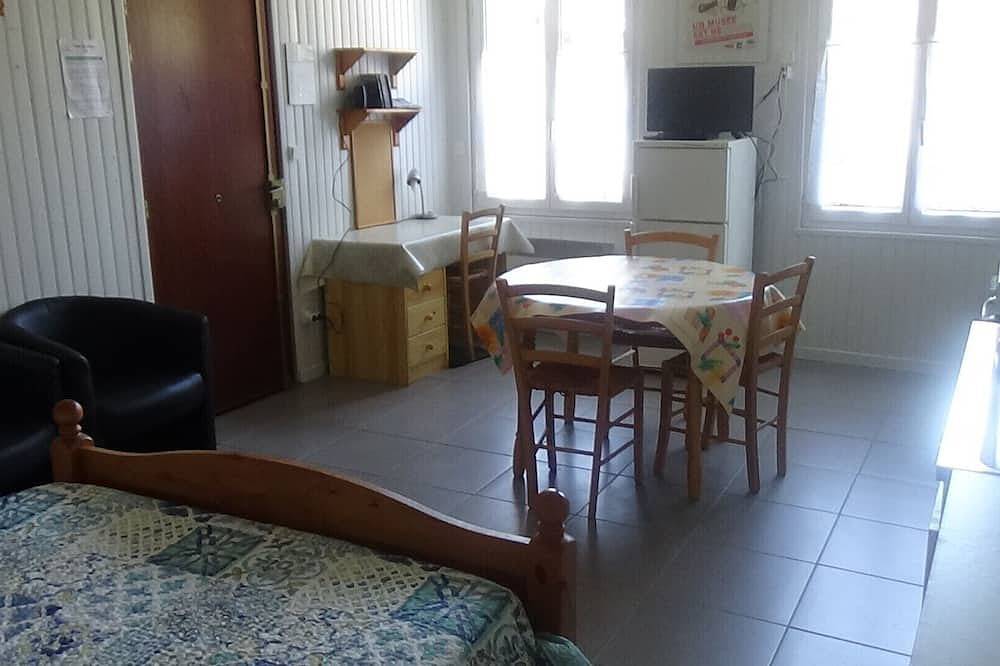 Appartement entier, Studio 27m² pour 2 avec Wifi+jardin+barbecue+abri permettant de ranger des vélos in Dieppe, Région de Dieppe
