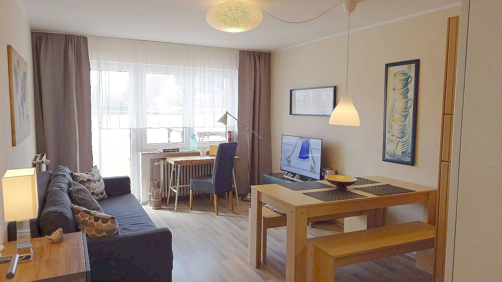 Ganze Wohnung, Ferienwohnung 'Haus Abendsonne Hochparterre Klein' mit Gemeinschaftsterrasse, Balkon und Wlan in Wallersheim, Koblenz