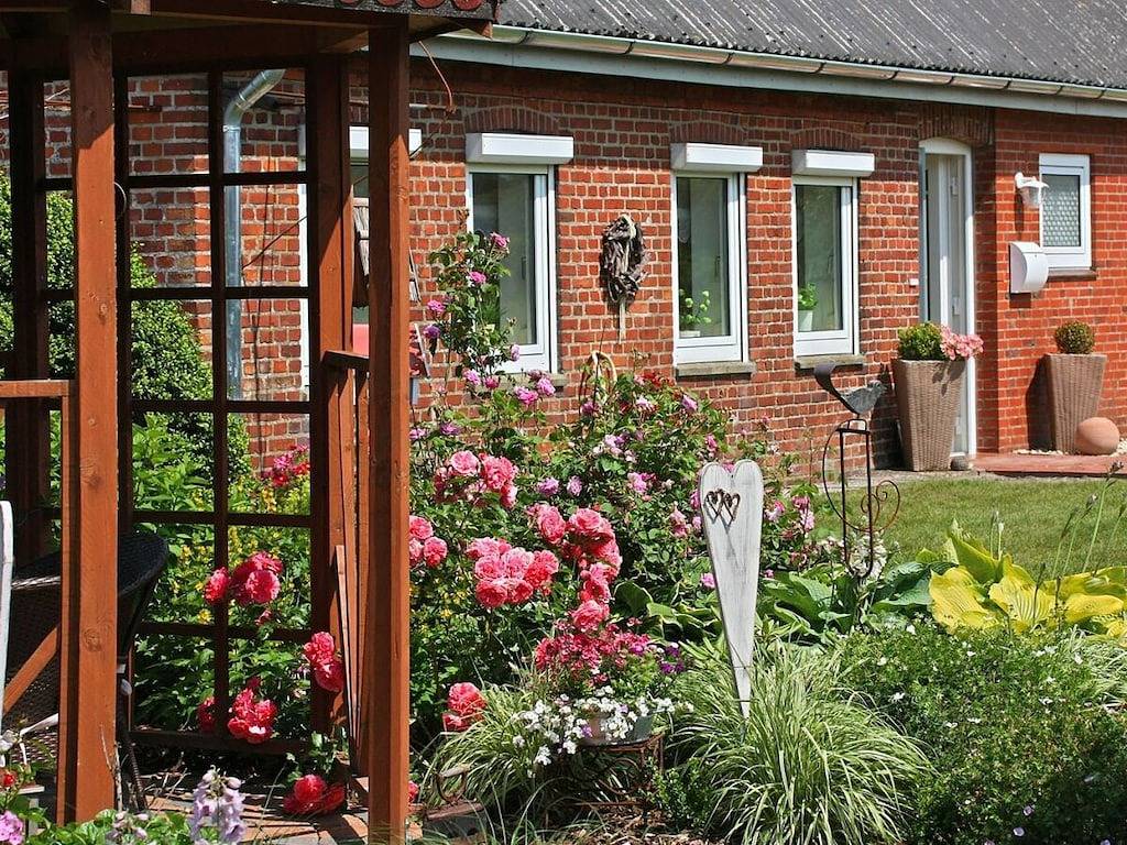 Ferienhaus in Uphusum mit Schwimmbecken in Uphusum, Nordfriesland