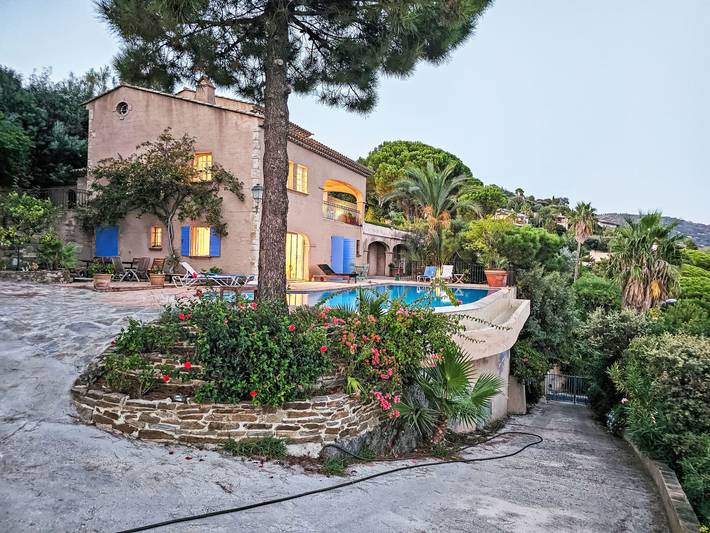 Villa Sea View in Rayol-Canadel-sur-Mer, Mittelmeerküste (Frankreich)