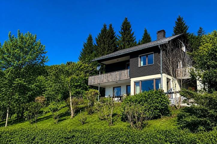 Ferienhaus für 19 Personen, mit Balkon und Terrasse sowie Garten und Ausblick