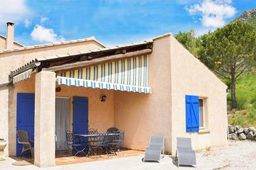 Gîte pour 6 personnes, avec jardin et piscine, animaux acceptés à La Roche-sur-le-Buis
