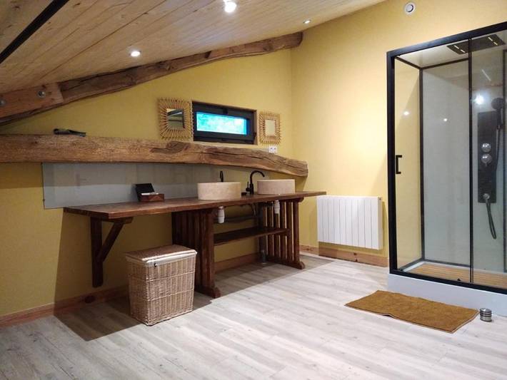 Location de vacances pour 6 personnes, avec terrasse et vue, animaux acceptés dans Velanne - 3