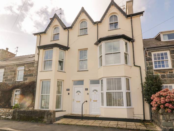 Ganze Wohnung, Ferienwohnung für 4 Personen mit Garten in Criccieth, Gwynedd