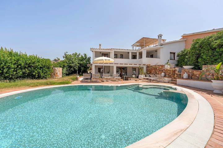 Stanza per 2 persone, con Idromassaggio e Giardino a Cala Caterina