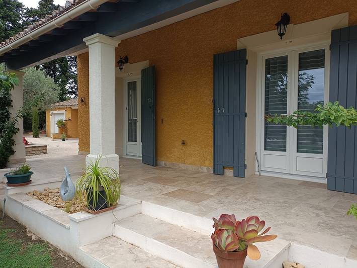 Location de vacances pour 4 personnes, avec piscine ainsi que jardin et terrasse à Sarrians - 3