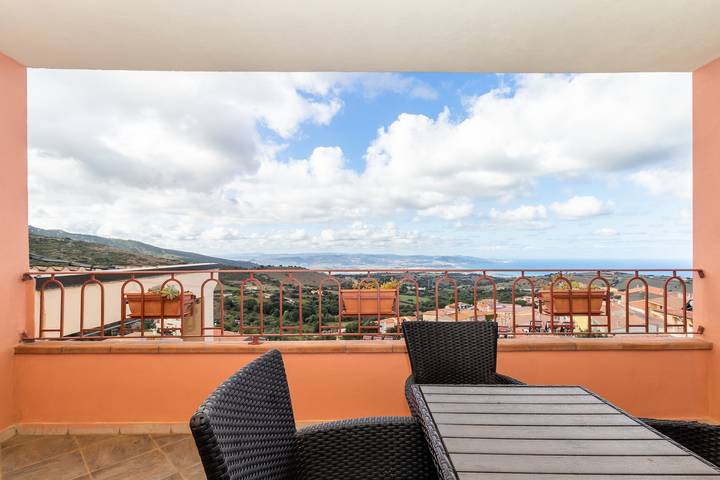 Appartamento intero, Appartamento  14' con vista mare, Wi-Fi e aria condizionata in Trinità d'Agultu e Vignola (Borgo), Trinità d'Agultu e Vignola