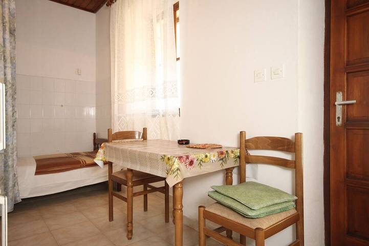 Ganze Wohnung, 1-Zimmer-Ferienwohnung am Strand Rukavac, Vis in Rukavac, Split-Dalmatien