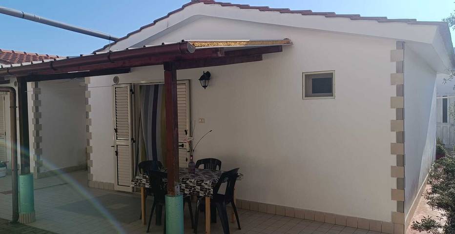 Appartamento intero, Appartamento 'Trilo 1' con terrazza privata, giardino in comune e Wi-Fi in Marina di Peschici (Peschici), Valle Clavia