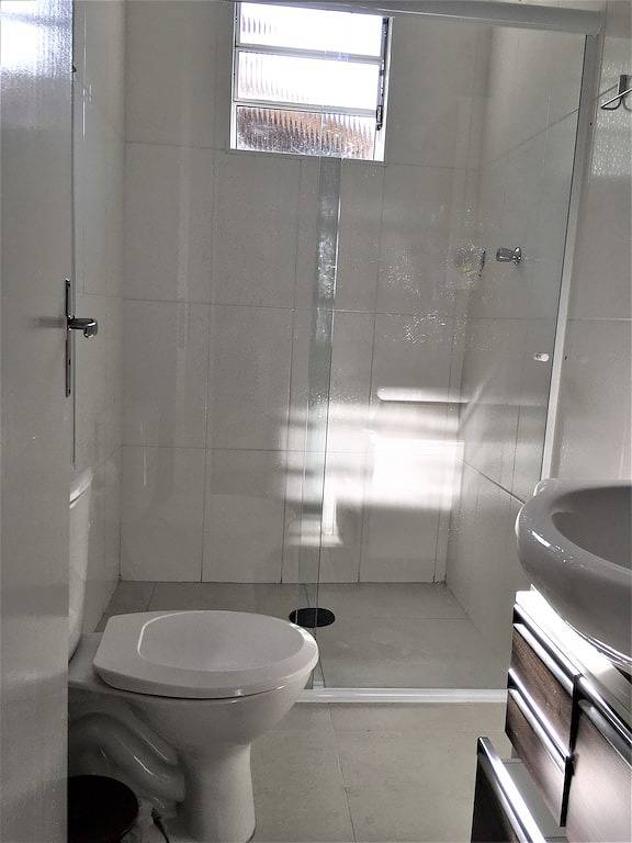 Haus Mit Schwimmbad Und Internet Gated Community, vor dem Strand von Massaguaçu. in Caraguatatuba, Região Metropolitana do Vale do Paraíba e Litoral Norte