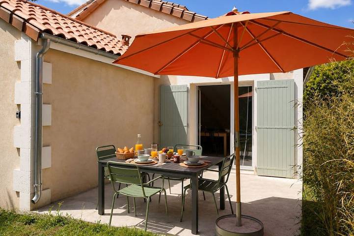 Gîte pour 4 personnes, avec Terrasse et Jardin à Châteauneuf-sur-Charente