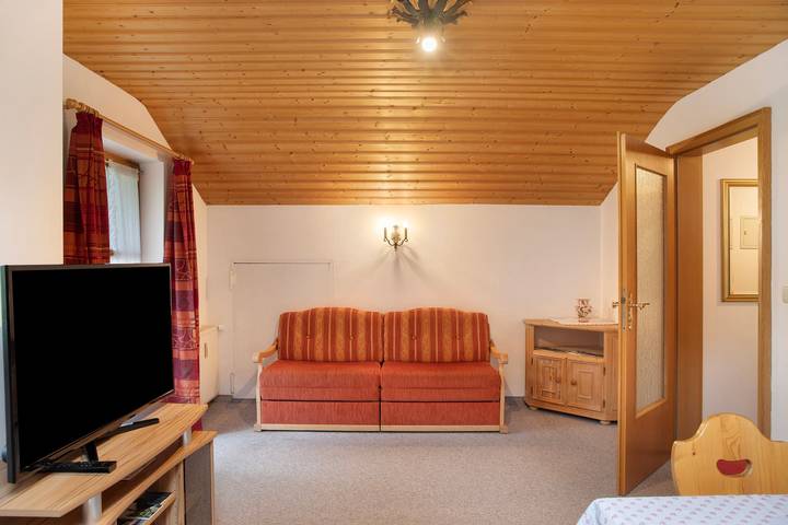 Ganze Wohnung, Ferienwohnung 'Frieder' mit Bergblick, Gemeinschaftsgarten und Wi-Fi in Grainau, Eibsee
