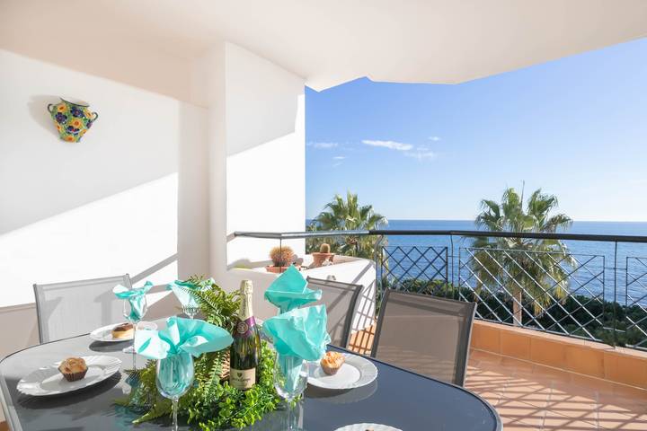 Ferieleilighet for 6 personer, med sjøutsikt og badebasseng i Mijas