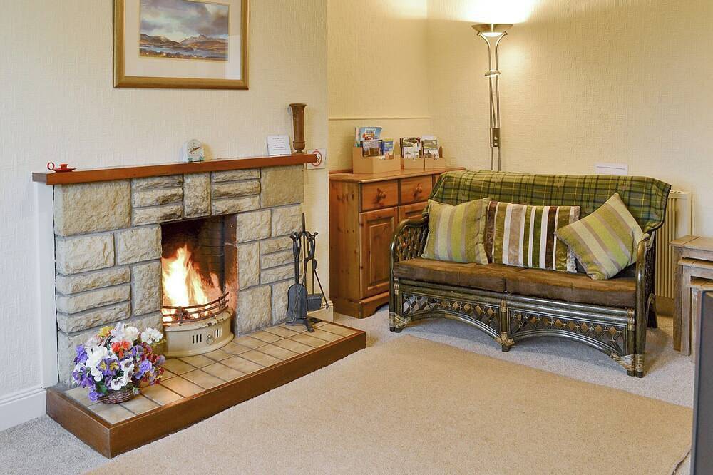 Log Cabin for 4 People in Loch Lomond, West Dunbartonshire