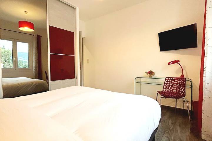 Ganze Wohnung, Calvi moderne neue Wohnung Wifi 3 Schlafzimmer, 4 bis 6 Personen 10mm Strand, Blick auf die Berge in Calvi, Calvi und Umgebung