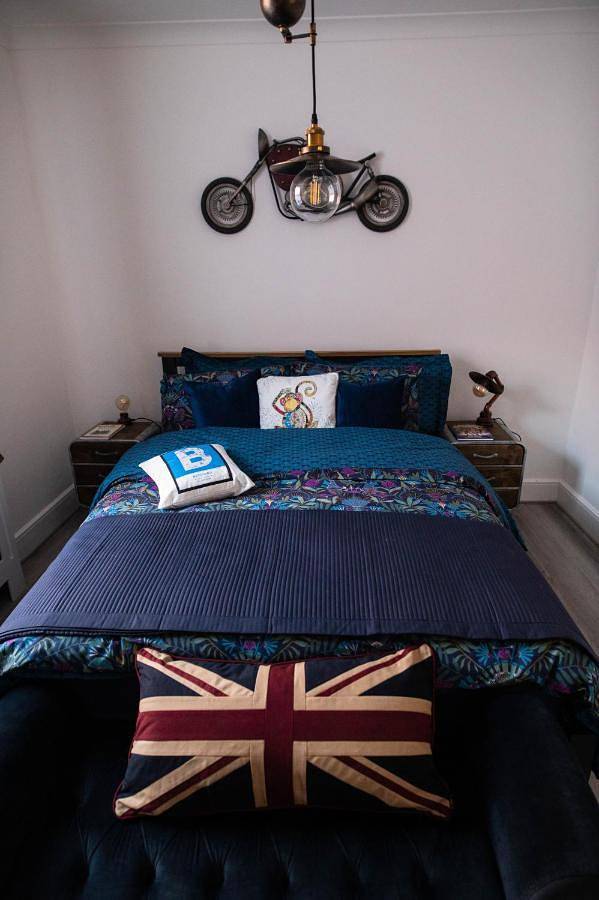 Entire apartment, One-Bedroom Apartment in Bedford