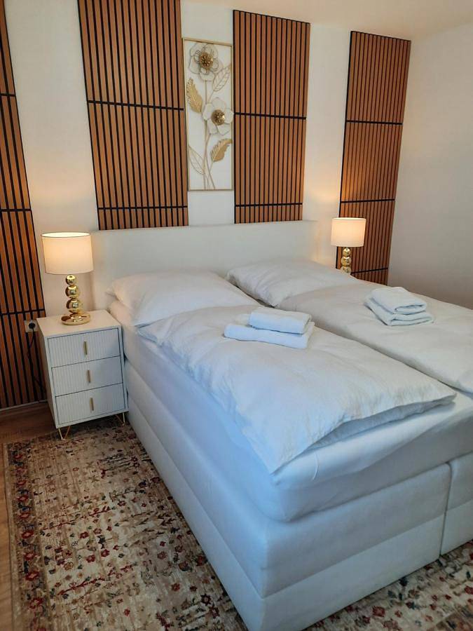 Ferienwohnung für 5 Personen, mit Balkon in Königsbrunn
