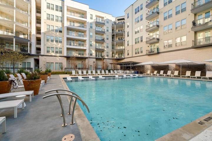 Vacation rental for 4 people, with pool in Arlington