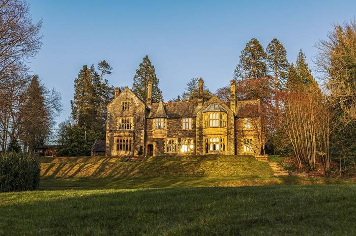 Villa for 36 people, with Hot tub and Terrace as well as Garden in the Lake District