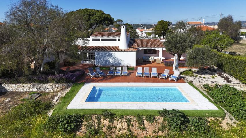 Villa for 10 people, with garden and terrace in Albufeira