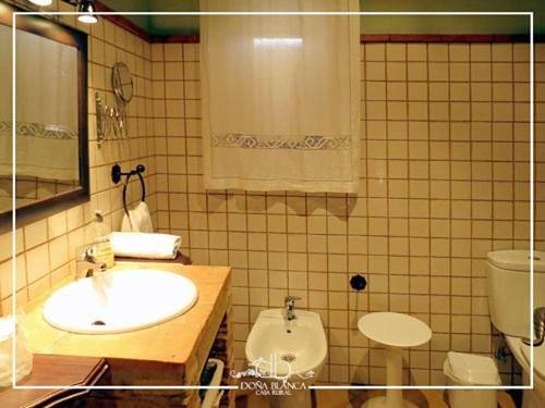 Casa Rural Doña Blanca in Santa Cruz de la Sierra, Provincia de Cáceres