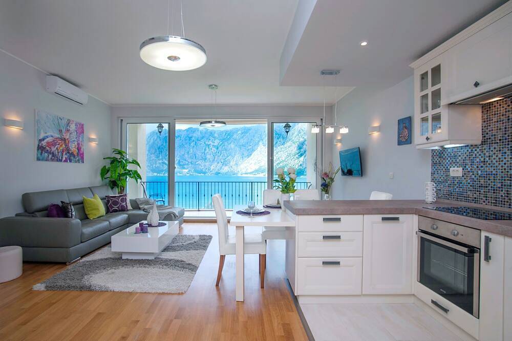 Ganze Wohnung, Du kannst diesen spektakulären Blick und Raum nicht schlagen in Boka Kotorska
