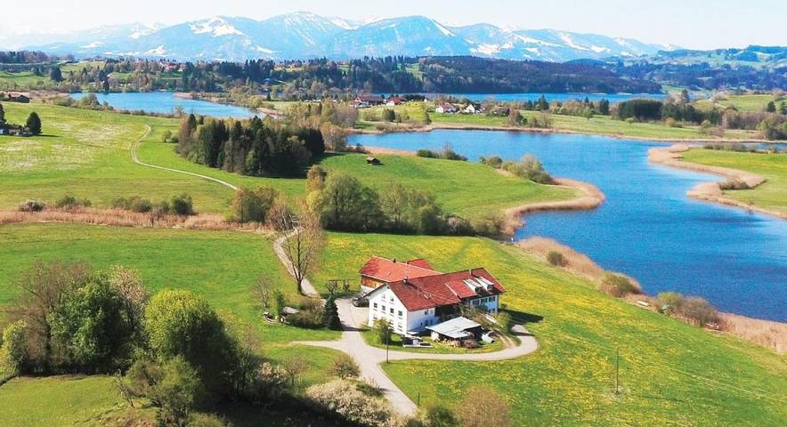 Ferienwohnung für 4 Personen, mit Balkon und Seeblick sowie Ausblick