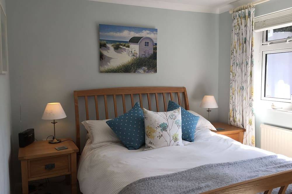 \"Seawards\"  Perfect Seaside Holiday Home For 4/6 In Perranuthnoe, Cornwall in Cornwall