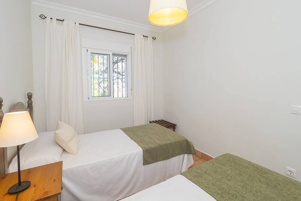 Cubo's Quinta de los Cisnes & minigolf included / piscina privada / wifi gratis / relax in Guillena, Provincia de Sevilla