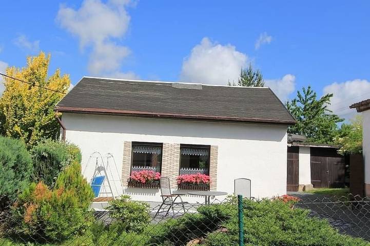 Ferienhaus für 2 Personen, mit Pool und Garten, mit Haustier in Auerbach